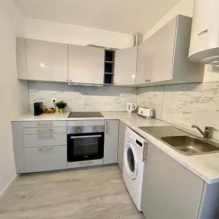 Apartment White Downtown *