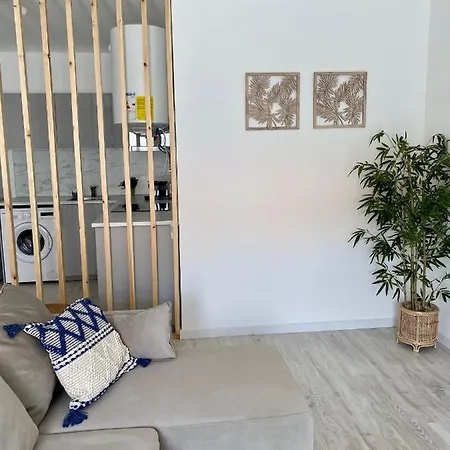 Apartment White Downtown