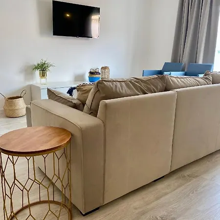 Apartment White Downtown