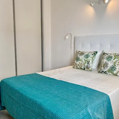 White Downtown Apartment *