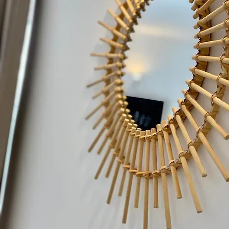 Daire White Downtown