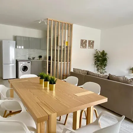 Апартаменты White Downtown *