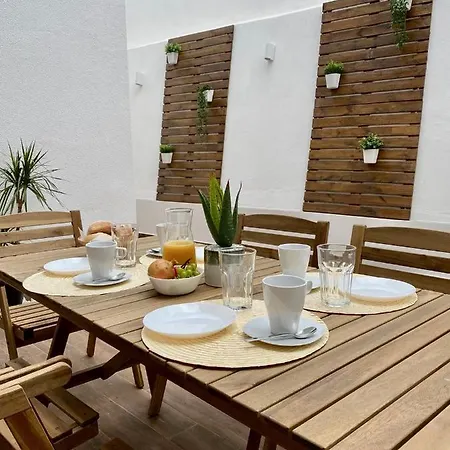 White Downtown Αλμπουφέιρα