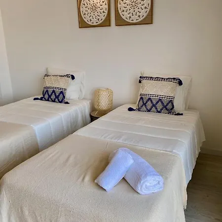 White Downtown Αλμπουφέιρα