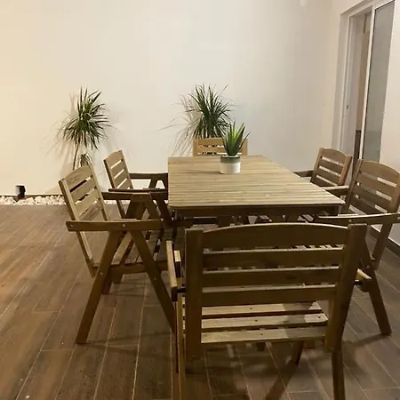 White Downtown * Αλμπουφέιρα