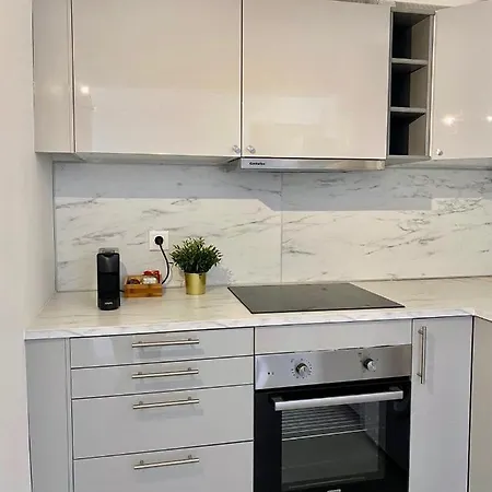 White Downtown Αλμπουφέιρα