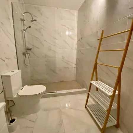 White Downtown * Албуфейра