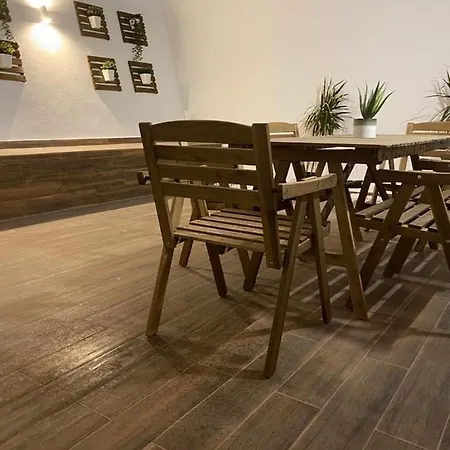 White Downtown * Αλμπουφέιρα