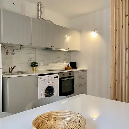 White Downtown * Αλμπουφέιρα