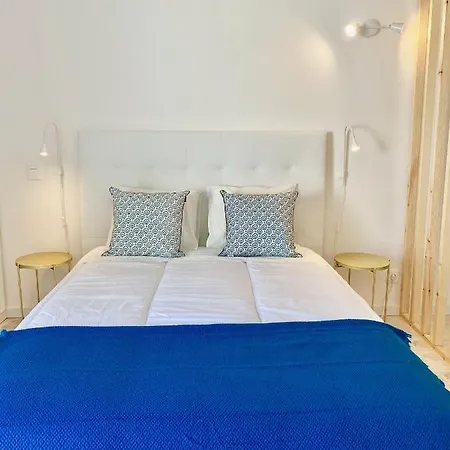 White Downtown Αλμπουφέιρα