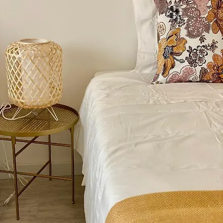 Apartment White Downtown
