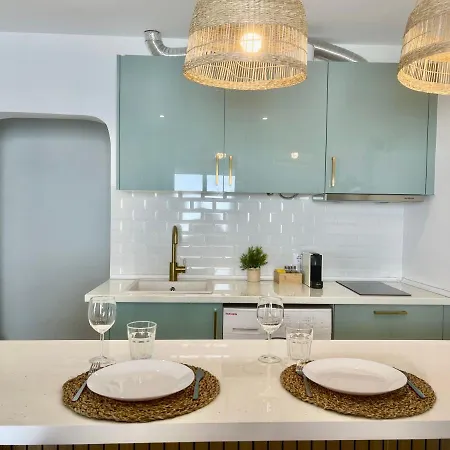 White Downtown Αλμπουφέιρα