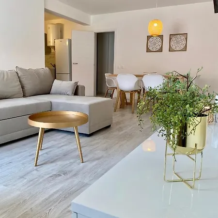 White Downtown Apartament